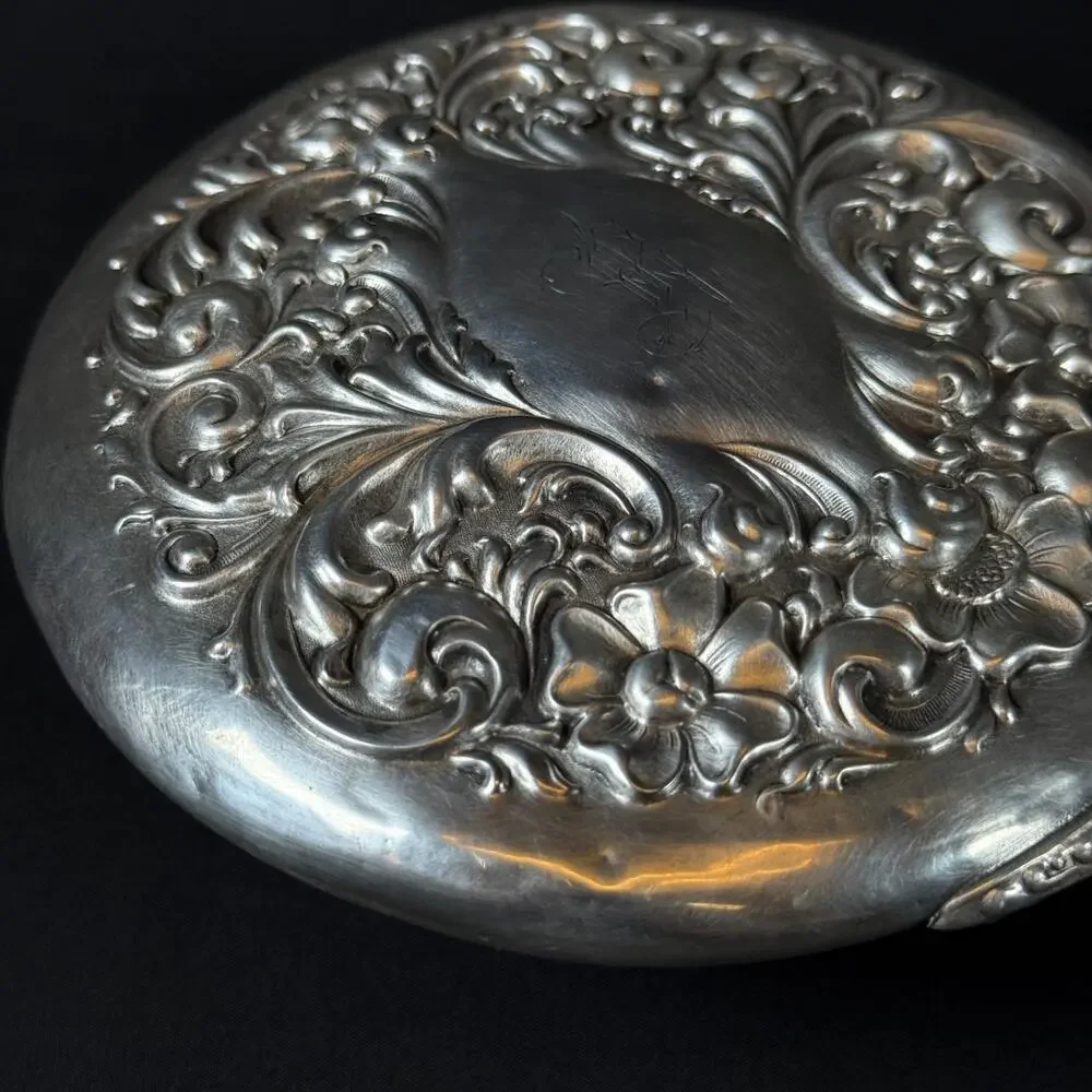 N/A this antique